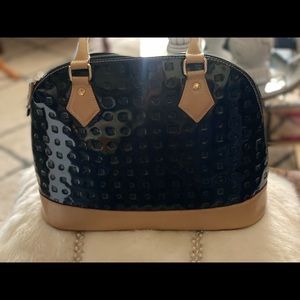 Arcadia Patent Black leather purse